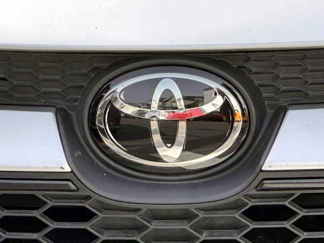 Photo of 2022 Classic Silver Metallic Toyota Corolla