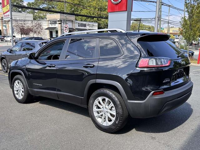 Photo of 2020 Diamond Black Crystal Pearlcoat Jeep Cherokee