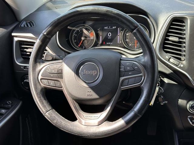 Photo of 2020 Diamond Black Crystal Pearlcoat Jeep Cherokee