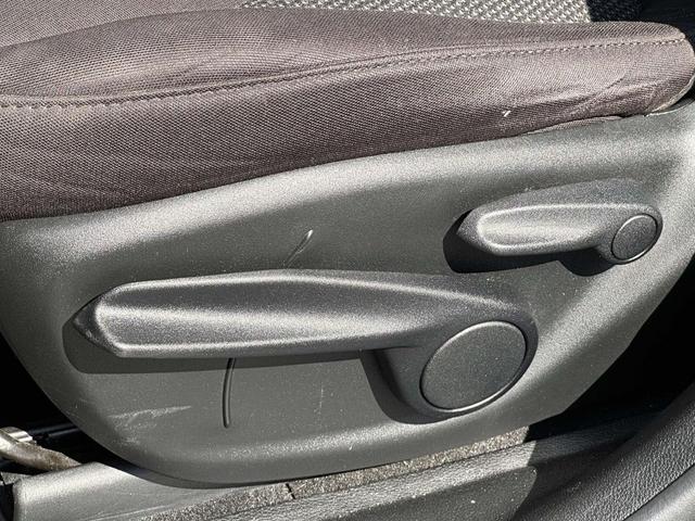 Photo of 2020 Diamond Black Crystal Pearlcoat Jeep Cherokee