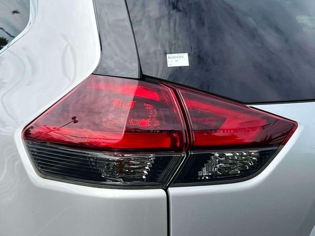 Photo of 2020 Brilliant Silver Metallic Nissan Rogue