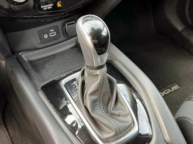 Photo of 2020 Brilliant Silver Metallic Nissan Rogue