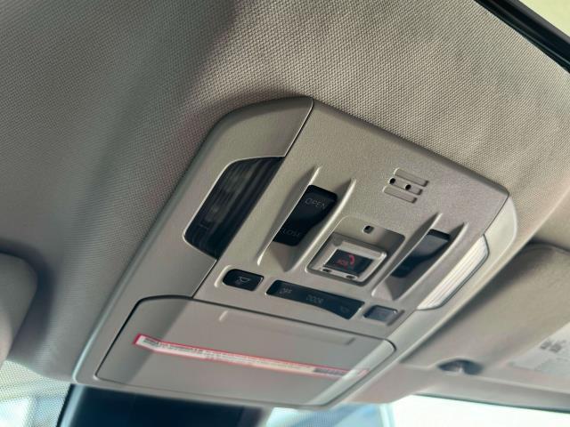 Photo of 2023 Wind Chill Pearl Toyota Highlander