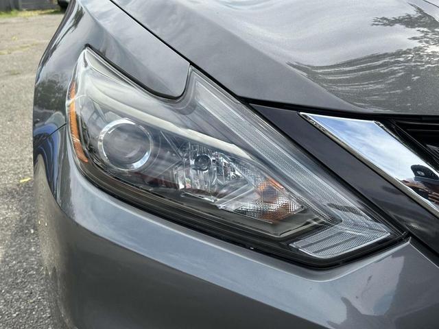 Photo of 2017 Brilliant Silver Nissan Altima