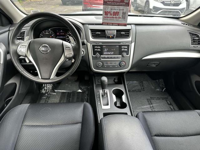 Photo of 2017 Brilliant Silver Nissan Altima