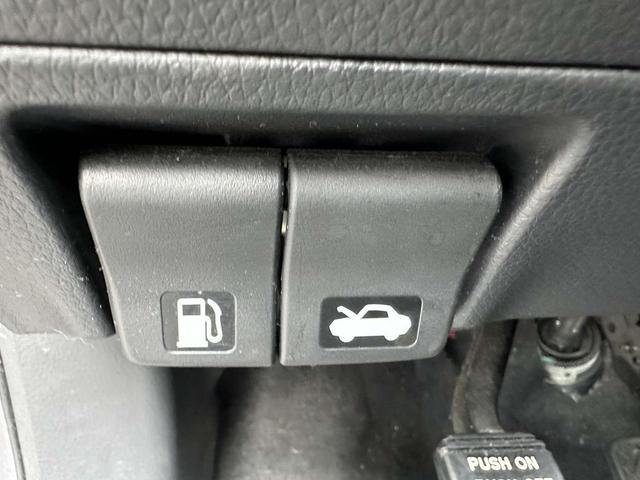 Photo of 2017 Brilliant Silver Nissan Altima