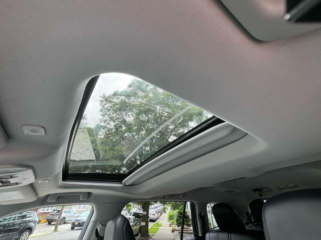 Photo of 2023 Midnight Black Metallic Toyota Highlander
