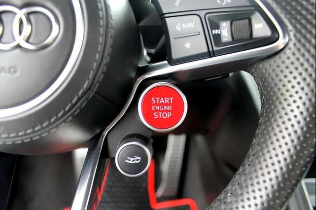 Photo of 2018 Black Audi R8