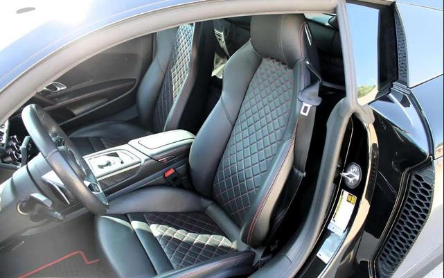 Photo of 2018 Black Audi R8