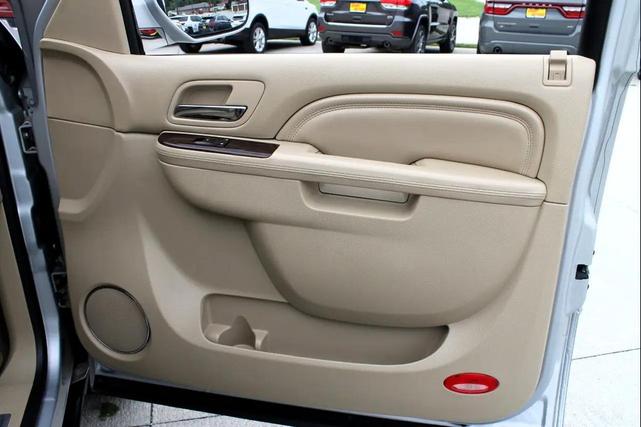 Photo of 2013 Silver Cadillac Escalade
