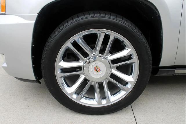 Photo of 2013 Silver Cadillac Escalade