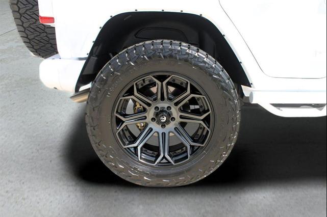 Photo of 2023 White Jeep Wrangler