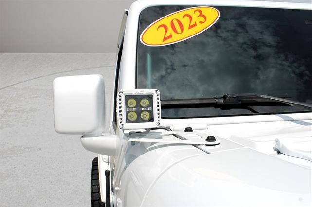Photo of 2023 White Jeep Wrangler