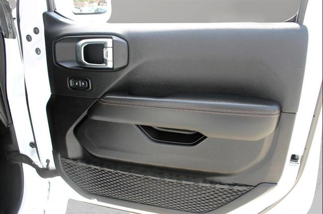 Photo of 2023 White Jeep Wrangler