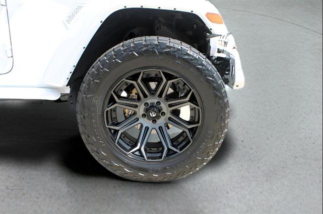 Photo of 2023 White Jeep Wrangler