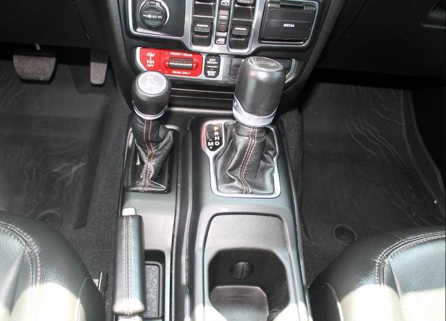 Photo of 2023 White Jeep Wrangler