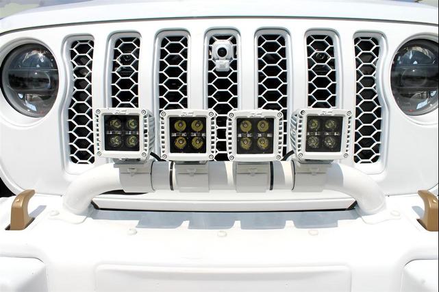 Photo of 2023 White Jeep Wrangler