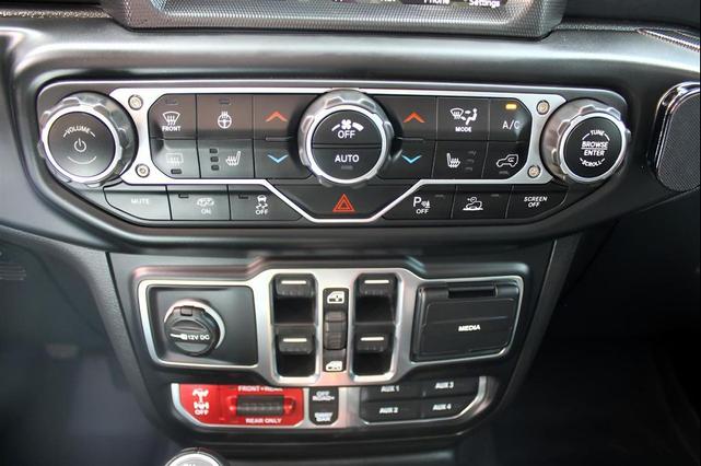 Photo of 2023 White Jeep Wrangler