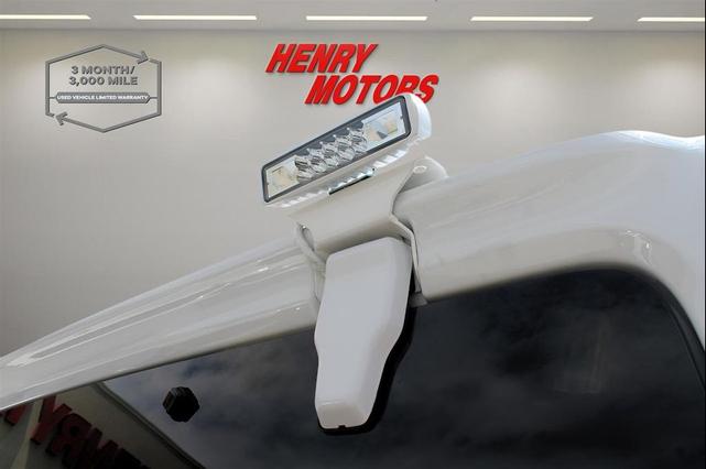 Photo of 2023 White Jeep Wrangler