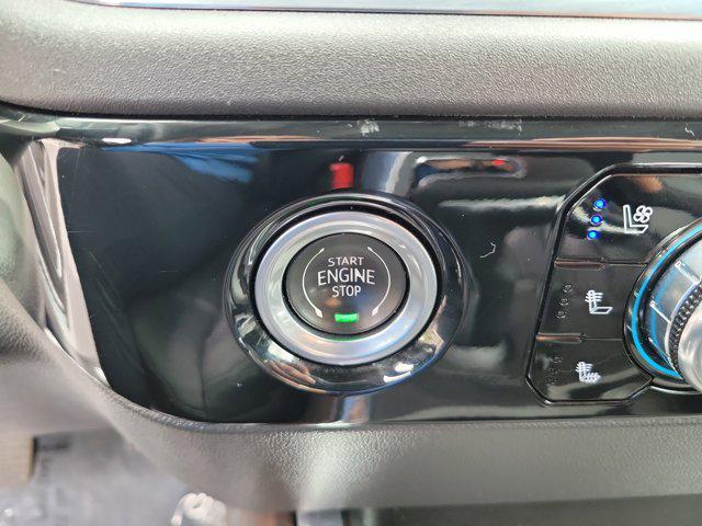 Photo of 2023 Summit White GMC Sierra 1500