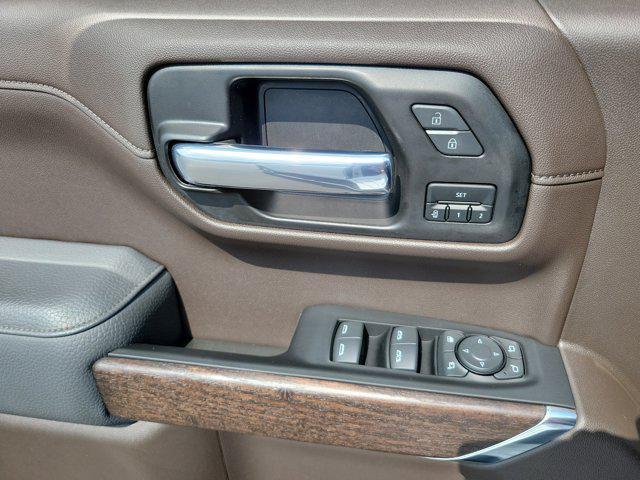 Photo of 2022 White Frost Tricoat GMC Sierra 1500