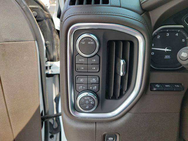 Photo of 2022 White Frost Tricoat GMC Sierra 1500