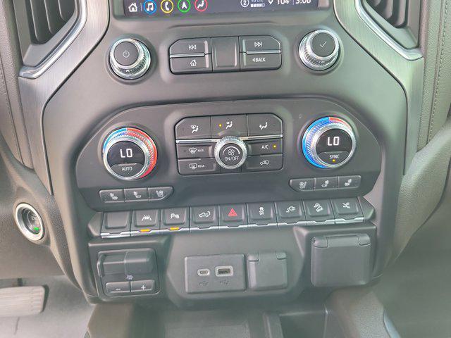Photo of 2022 White Frost Tricoat GMC Sierra 1500