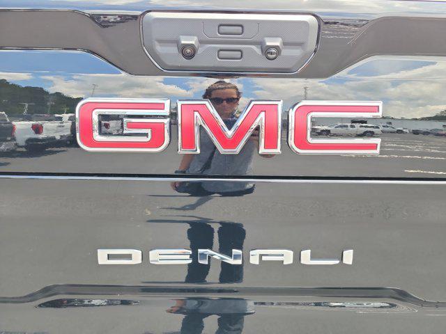 Photo of 2025 Onyx Black GMC Sierra 2500