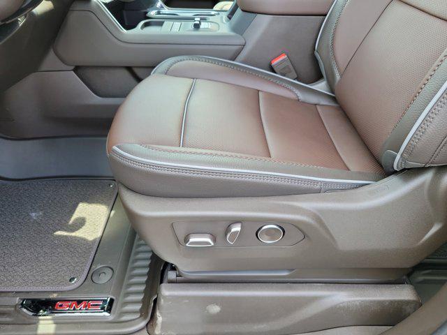 Photo of 2025 Onyx Black GMC Sierra 2500