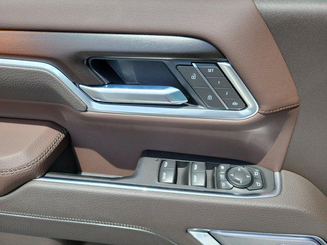 Photo of 2025 Onyx Black GMC Sierra 2500