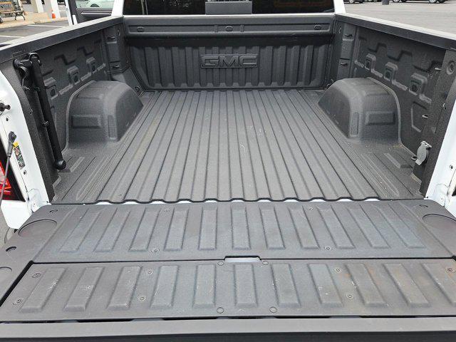 Photo of 2022 Summit White GMC Sierra 1500