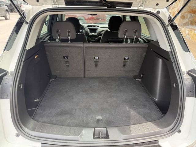 Photo of 2021 Summit White Chevrolet Trailblazer