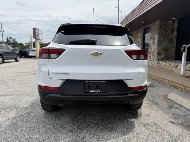 Photo of 2021 Summit White Chevrolet Trailblazer