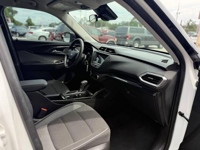 Photo of 2021 Summit White Chevrolet Trailblazer