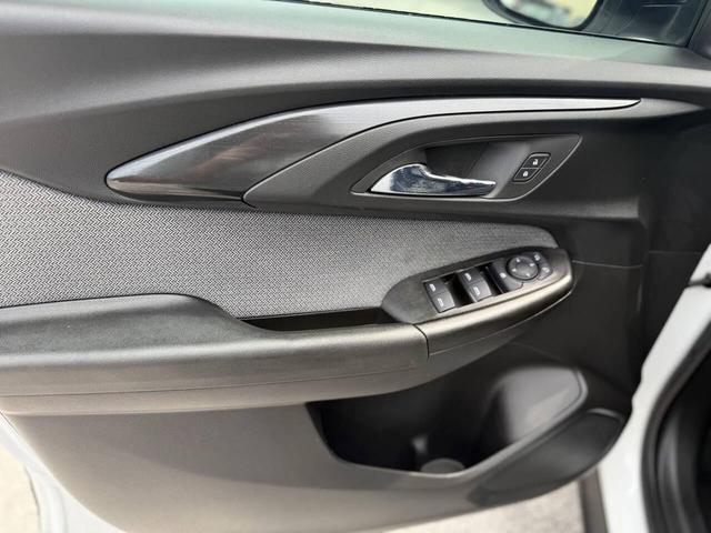 Photo of 2021 Summit White Chevrolet Trailblazer