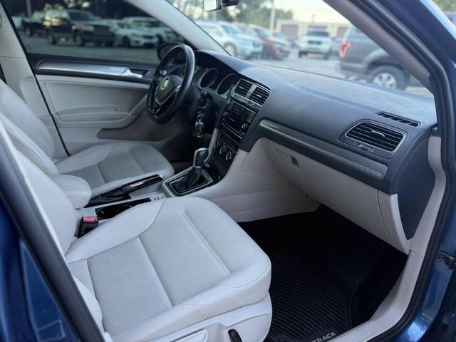 Photo of 2019 Blue Volkswagen Golf Alltrack