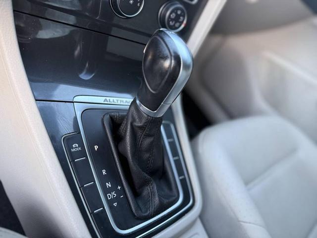 Photo of 2019 Blue Volkswagen Golf Alltrack