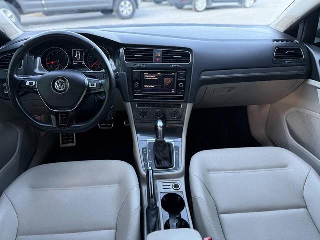 Photo of 2019 Blue Volkswagen Golf Alltrack