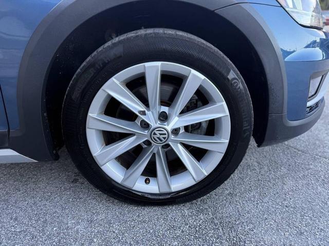 Photo of 2019 Blue Volkswagen Golf Alltrack