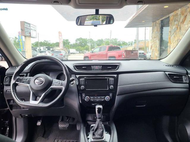 Photo of 2018 Magnetic Black Nissan Rogue