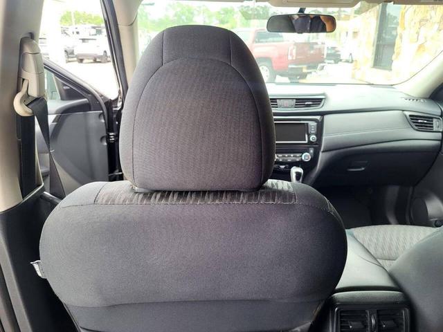 Photo of 2018 Magnetic Black Nissan Rogue