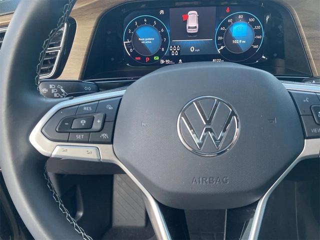 Photo of 2025 Deep Black Pearl Volkswagen Atlas