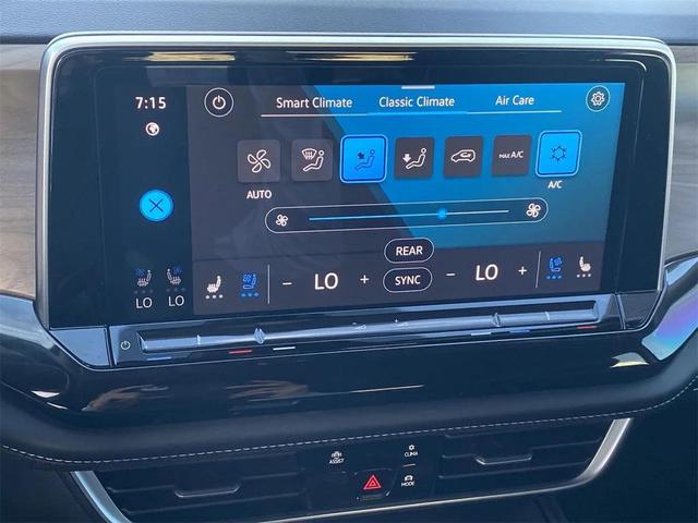 Photo of 2025 Deep Black Pearl Volkswagen Atlas