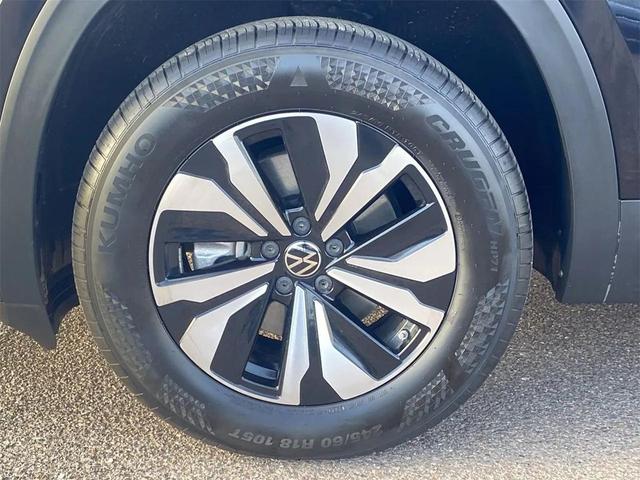 Photo of 2025 Deep Black Pearl Volkswagen Atlas