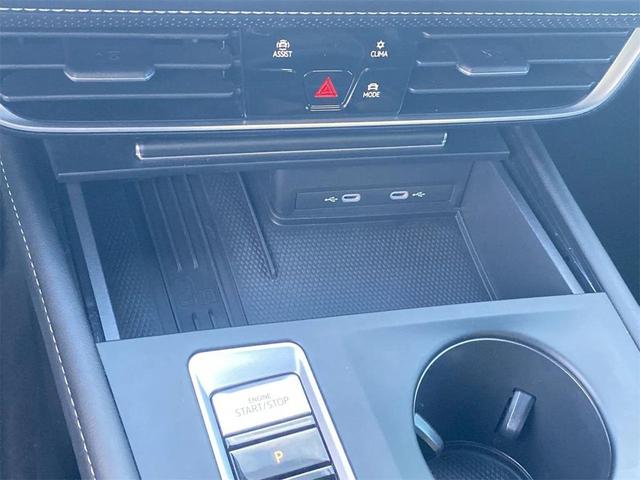 Photo of 2025 Deep Black Pearl Volkswagen Atlas
