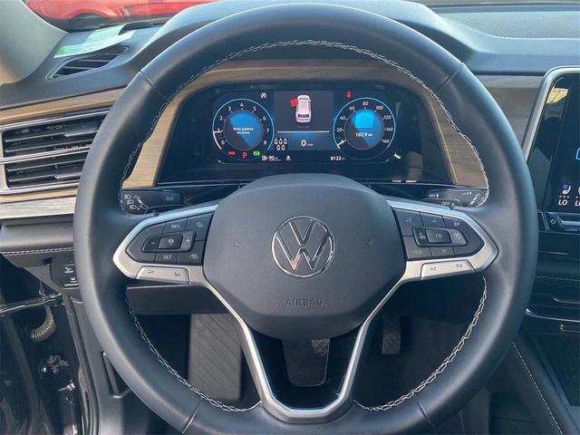 Photo of 2025 Deep Black Pearl Volkswagen Atlas