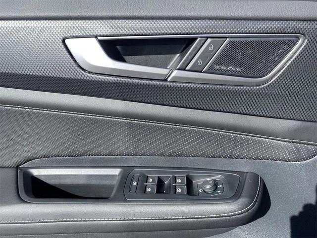 Photo of 2025 Pure Gray Volkswagen Atlas Cross Sport