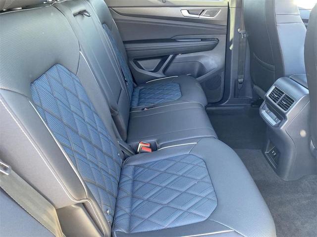 Photo of 2025 Pure Gray Volkswagen Atlas Cross Sport