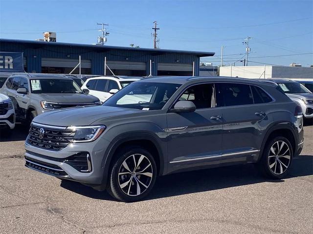 Photo of 2025 Pure Gray Volkswagen Atlas Cross Sport