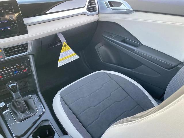 Photo of 2025 Monument Gray Volkswagen Taos
